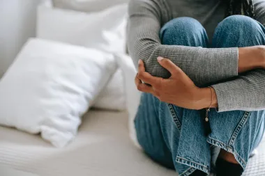 Emocionalno zlostavljanje u vezi: 'masnice' koje se ne vide, ali bole
