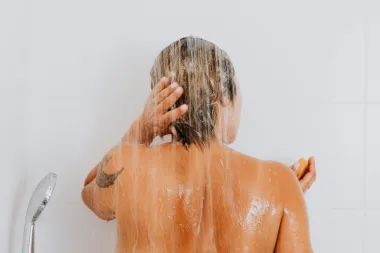 10 najvećih beauty mitova - često pranje kose je loše, a umjetne trepavice oštećuju prirodne