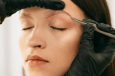 10 najvećih beauty mitova - često pranje kose je loše, a umjetne trepavice oštećuju prirodne