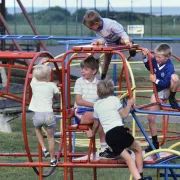 Jer 80-e su bile godine: Roditeljske metode kojima se danas čudimo