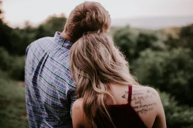 Znakovi uzbune: 6 znakova da nije prebolio bivšu ljubav