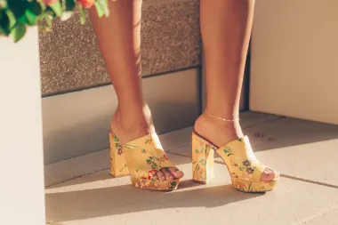 Vraća se retro trend - klompe. Hoćeš li ih nositi?