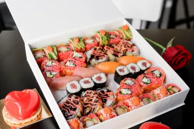 Crveno obojani burgeri i sushiji najbolja su pozivnica za Valentinovo u Palmotićevu 2