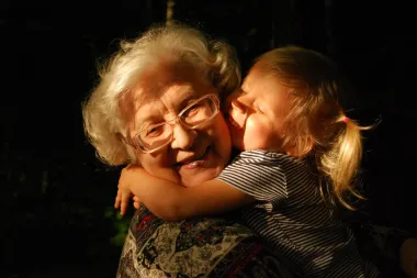Kako postaviti granice s bakama i djedovima i imati mir u obitelji?