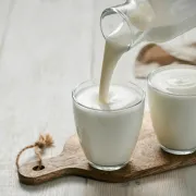 'Prirodni antibiotik': Što će se dogoditi ako piješ kefir svaki dan?