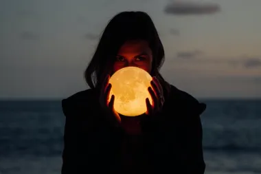 Jesu li naše menstruacije zaista pod utjecajem Mjeseca?
