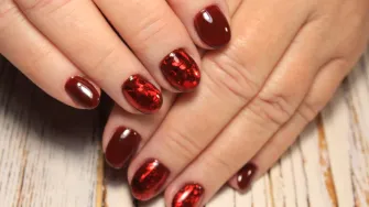 Tie-dye mramorni nokti trenutno su hit na Instagramu. Evo kako ih nositi