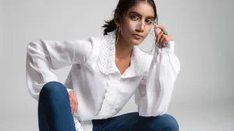 Bijela bluza je 'must-have' komad koji nikad ne izlazi iz mode