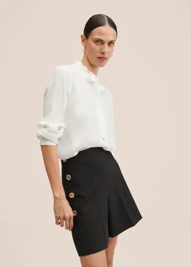 Bijela bluza je 'must-have' komad koji nikad ne izlazi iz mode