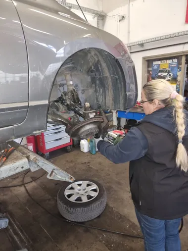 Upoznaj Irenu Petir, jedinu automehaničarku u Hrvatskoj s položenim majstorskim ispitom