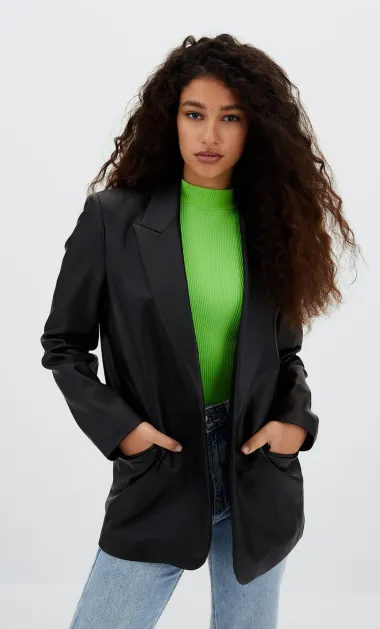 Tražiš jaknu za prijelazno razdoblje? Stradivarius ima super modele