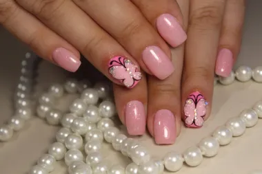 'Dazzle nails' - manikura koja će tvojim rukama dati dašak glamura