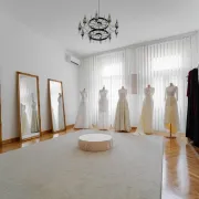 Glamur i sofosticiranost u obliku elegantnih vjenčanica - Lav Lux