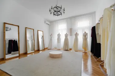 Glamur i sofosticiranost u obliku elegantnih vjenčanica - Lav Lux