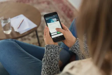 Spopala te želja da mu 'prekopaš' mobitel? Evo zašto je to loša ideja