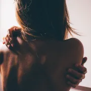 Što je dermatitis? Evo koje su najčešće vrste, uzročnici i simptomi ove kožne bolesti