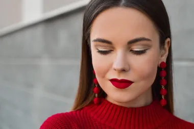 Jednostavni, a efektni: Make up lookovi koje možeš napraviti za tren