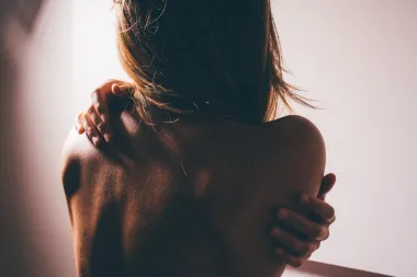 Alergija na sunce: Sve što trebaš znati o simptomima, rizicima i prevenciji