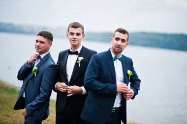 Pitate se što odjenuti na svadbenu zabavu? Pogledajte najnovije trendove u muškoj modi