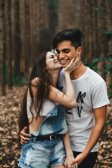 Želiš ga šarmirati već na prvom spoju? Usvoji ove trikove