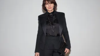 Crni blejzer - elegantni klasik koji moraš imati u ormaru
