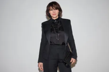 Crni blejzer - elegantni klasik koji moraš imati u ormaru