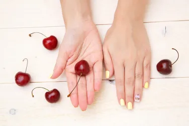 Najslađe manikure ove sezone su one s trešnjama! Nisu li divne?
