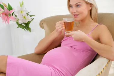 Čajevi u trudnoći: Što smiju, a što ne smiju piti trudnice?