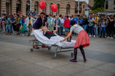 Misteriozni kreveti osvanuli na Trgu bana Josipa Jelačića!