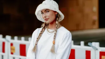 Nostalgija za 90-ima: 'Pigtail' pletenice vraćaju se na velika vrata