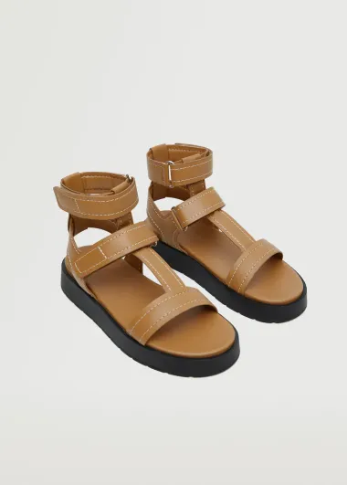 Ovog ljeta nose se ravne sandale s remenčićima - evo najboljih modela