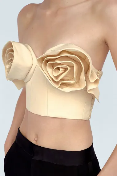 Od jarkih boja do seksi sandala: Zara ima najljepše komade za ljetni party
