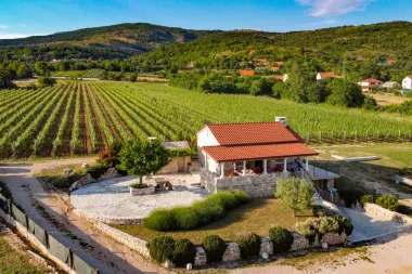 Svi putevi vode u Drniš - na Festival drniškog merlota
