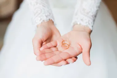 Za ili protiv: Trebaš li promijeniti ili zadržati prezime nakon udaje?