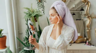 U utrci s vremenom: Kada zapravo početi s anti aging serumima?