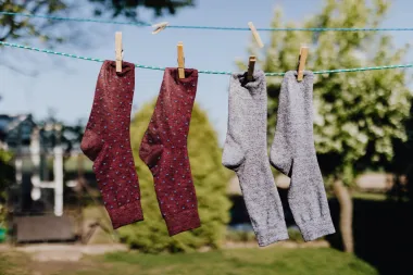 8 savjeta kako se riješiti tvrdokornih mrlja s odjeće i namještaja