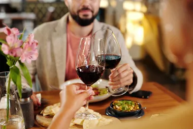 Je li moguće? Izgleda da čaša vina prije spavanja pomaže u mršavljenju