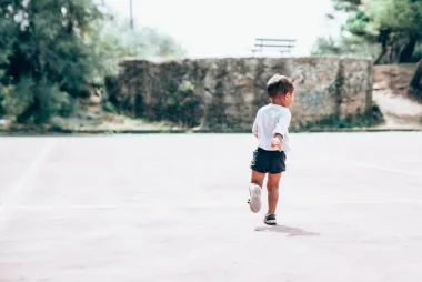 Povodac ili remen za manju djecu: Je li to ok ili nikako ne?