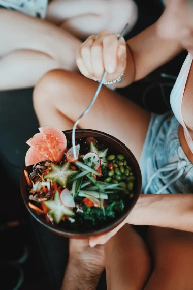Nije ti do kuhanja usred vrućina? Imamo recepte za brze, a zasitne ljetne salate