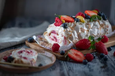 Meringue rolada s jagodama - čisto ljetno savršenstvo