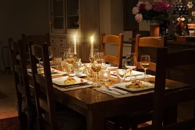 Na koju stranu ide pribor za jelo prema bontonu?