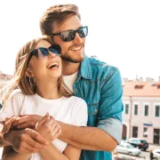 'Možda je to ljubav': Znakovi da vaše prijateljstvo prerasta u nešto puno više