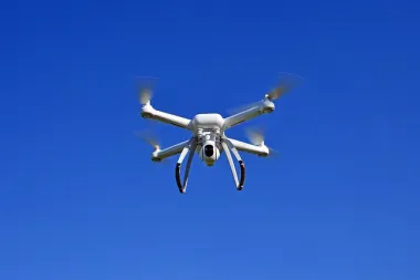 Što je dron? Kako radi dron?