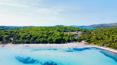 Kao na Maldivima: Hrvatske plaže s kristalno plavim morem