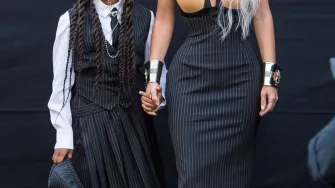 Bizarno ili glamurozno? Slavne dame u Parizu 'isfurale' su novu Jean Paul Gaultier kolekciju