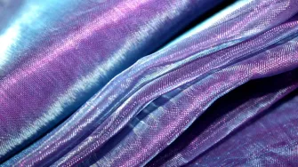 Koje su osnovne karakteristike organza materijala?