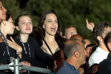 Mama prije svega: Angelina je izvela Shiloh na koncert Maneskina