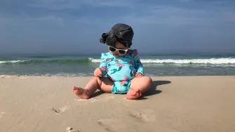 Beba i more - da ili ne? Izjava pedijatra da bebe nemaju što tražiti na plaži izazvala pravu lavinu
