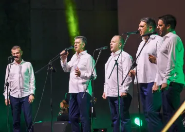 Klapa Rišpet oduševila na opatijskoj pozornici: Pala je i prosidba