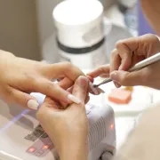 Znakovi po kojima ćeš prepoznati lošu manikuru ili pedikuru